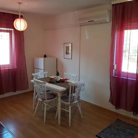 Apartman Mira