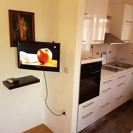 Apartman Mira Marina
