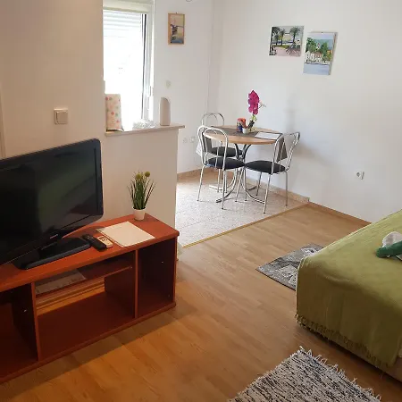Apartman Mira Marina
