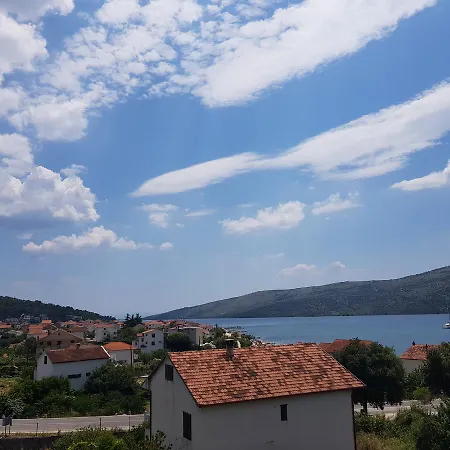 Apartman Mira Marina