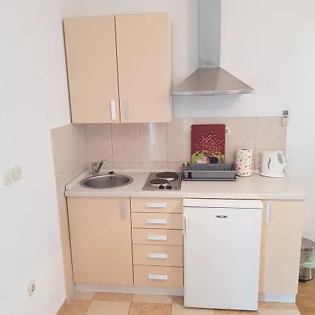 Mira Apartman