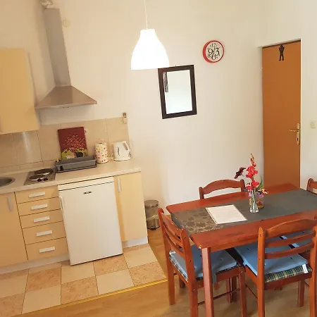 Mira Apartman *