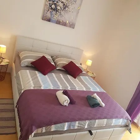 Mira Apartman *